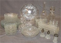 32 Pieces assorted Crystal And Glass, Decanters…