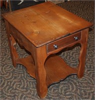 Pine Scrolled Design One Drawer End Table