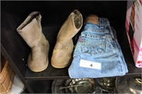 TODDLER 3 - CHILD'S 5 LEVI JEANS AND BOOTS