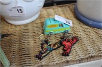 SCOOBY DOO MYSTERY VAN - FROG KEYCHAINS