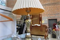 NICE SWIRL PATTERN LAMP W/ SHADE