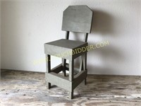 Primitive Green Paint Fruit box stool w/ back