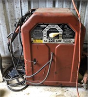 Lincoln 225amp Welder and Lead