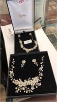 2 pieces boxed diamante necklace and earring sets