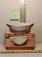 Ceramic bowl with wood base - Sealed