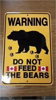 Warning do not feed the Bears sign