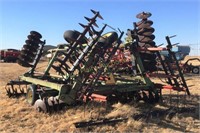 John Deere 331 Disc 24' w/Harrow