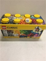 LEGO 484-PIECE CLASSIC BUILD SET