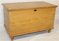 Southern Piedmont Small Pine Blanket Chest