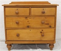 Pine 2 over 2 drawer Chest, 2 aligned drawers over