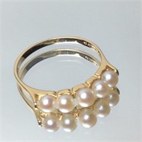14kt Gold Ring W/ 5 Small Pearls 0.80dwt