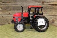 ERTL CASE International 3294 Tractor