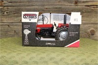 Country Classics CASE International 4230 Tractor