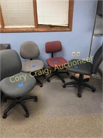 (4) office chairs on casters