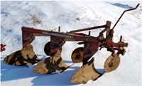 Massey-Ferguson #43 3 point 3 bottom plow 14 "