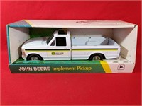 John Deere Implement Pickup Replica Toy
