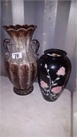 2 Vases