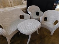 4 Pcs Child's White Wicker Furnture Set