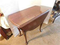 Broyhill Drop Leaf Cherry Stand 15"x28"