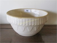 Beige 8 1/4" stoneware bowl