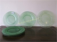 Lot: 6 green depression glass plates