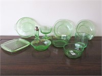 Lot: 10 pieces green depression glass