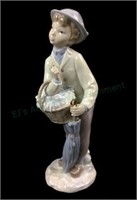 Lladro Porcelain #4726 ' Little Gardener' Figurine