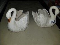 2 swan planters