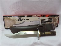 JIM BOWIE "THE ALAMO" HUNTING KNIFE WITH LEATHER