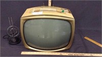 VINTAGE SETCHELL-CARLSON TELEVISION AND ANTENNA