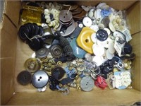 Box w/ vintage buttons