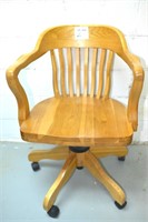 Vintage Style Librarian Chair Swivels & Moves Up