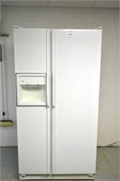 G.E. Refrigerator/Freezer 25.2  Cubic Ft. with