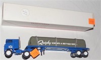 Winross Quigley Flat Bed w/ Load