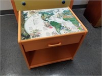 SMALL END TABLE W MAP THEMED TOP