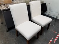2PC WHITE CLOTH UPHOLSTERED CHAIRS
