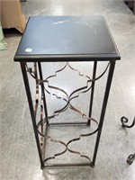 SMALL METAL ACCENT TABLE / PLANTER STAND