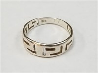 STERLING SILVER MODERN BAND RING