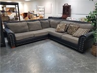 LARGE STUDDED LEATHER / UPHOLSTERED SECTIONAL