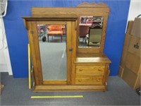 antique oak chifferobe (5ft tall)