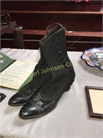 1910'S LADIES BOOTS W/ WOOL SPATS