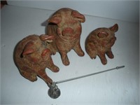 3 Piggy Statue