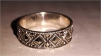 Stamped .925 silver 3-g men's size 7 ring