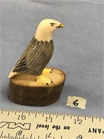 Peter Mayac scrimshawed bald eagle on fossilized w