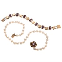 A Strand of Pearls & Amethyst Bracelet in Gold
