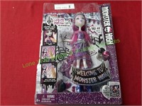 Monster High Ari Hauntington Singing Popstar