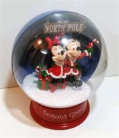 Mickey and Minnie Snow Globe Décor