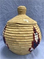 Hooper Bay grass basket 11" tall in excellent cond