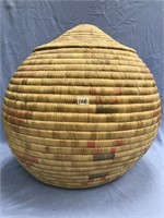 15" Hooper Bay grass basket c.1960 has some loss o