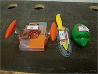 (3) New Kitchen Gadgets- Peach Slicer, Paring